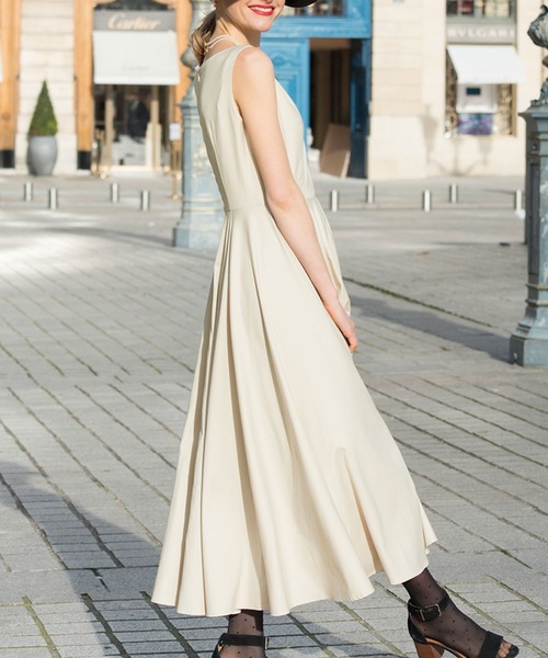 JENNE（ジェンヌ）の「ノースリーブ リッチフレアワンピース（ワンピース・レディース・ベージュ/ネイビー・S/M/L）」の8枚目の写真