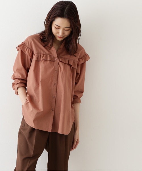 NATURAL BEAUTY BASIC（ナチュラルビューティーベーシック）の「ＯＣヨークフリルブラウス（シャツ/ブラウス・レディース・グレー系その他/オフホワイト/ブラウン・MEDIUM/SMALL）」の3枚目の写真