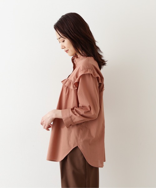 NATURAL BEAUTY BASIC（ナチュラルビューティーベーシック）の「ＯＣヨークフリルブラウス（シャツ/ブラウス・レディース・グレー系その他/オフホワイト/ブラウン・MEDIUM/SMALL）」の13枚目の写真