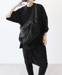 ストラップショルダーバック