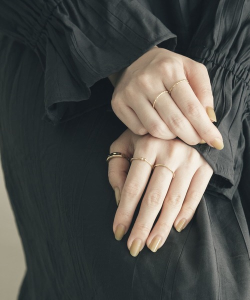 SMELLY（スメリー）の「5セットリング（リング・レディース・ゴールド・-）」の5枚目の写真