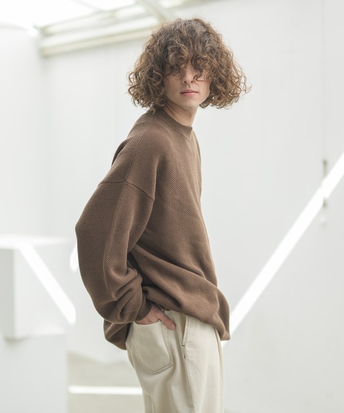 CASPER JOHN（キャスパージョン）の「カノコクルーネックニット（ニット/セーター・メンズ・ブラック/オフホワイト/モカ・マルチサイズ）」の5枚目の写真