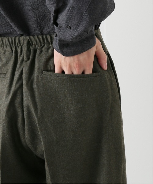 marka（マーカ）の「【marka / マーカ】SOFT WOOL SERGE STITCHLESS トラウザース（その他パンツ・メンズ・ブラック/カーキ・2/3）」の8枚目の写真