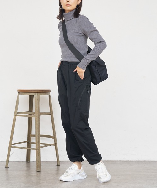 BONbazaar（ボンバザール）の「★OT★Luxury Warmリブハイネック（ニット/セーター・レディース・ベージュ/グレー/オフホワイト/ボルドー・40）」の5枚目の写真