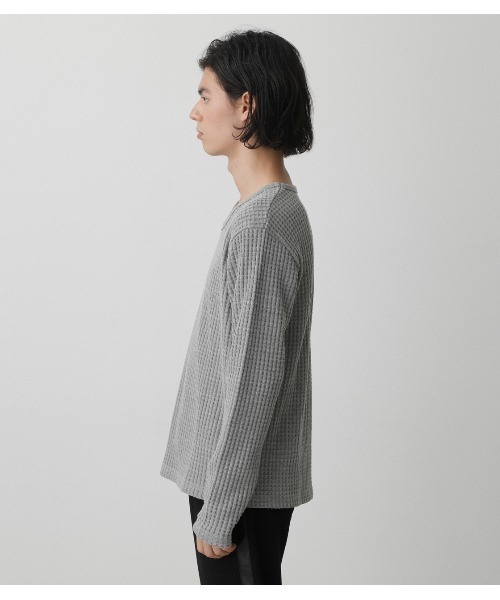 AZUL by moussy(アズールバイマウジー)の「HEAVY WAFFLE V/N LONG TEE/ヘビーワッフルV/NロングT(Tシャツ/カットソー・メンズ・ホワイト/杢グレー/ブラック・MEDIUM/LARGE/SMALL)」の8枚目の写真