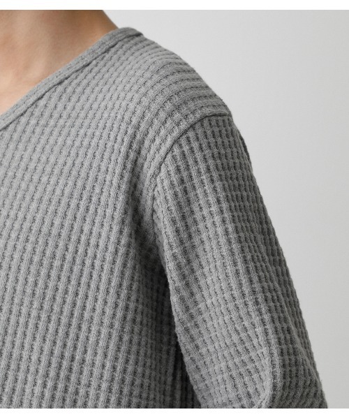 AZUL by moussy(アズールバイマウジー)の「HEAVY WAFFLE V/N LONG TEE/ヘビーワッフルV/NロングT(Tシャツ/カットソー・メンズ・ホワイト/杢グレー/ブラック・MEDIUM/LARGE/SMALL)」の5枚目の写真