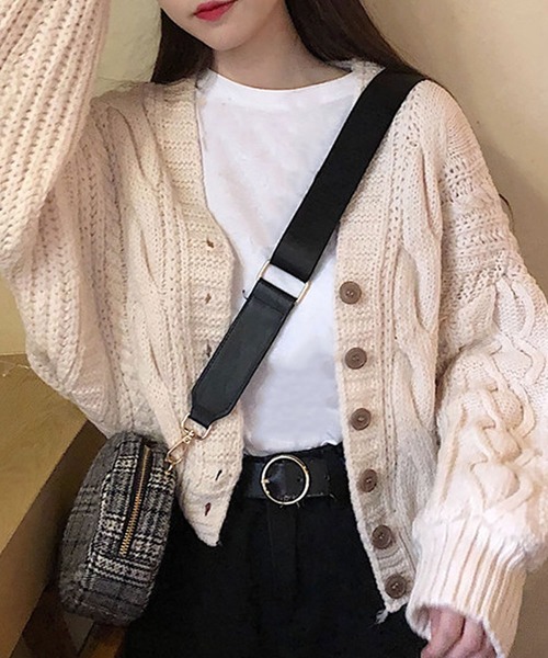 Primazel（プリマゼル）の「ショート丈 ケーブル編み カーディガン（カーディガン/ボレロ・レディース・ブルー/アイボリー/モカ・M）」の9枚目の写真