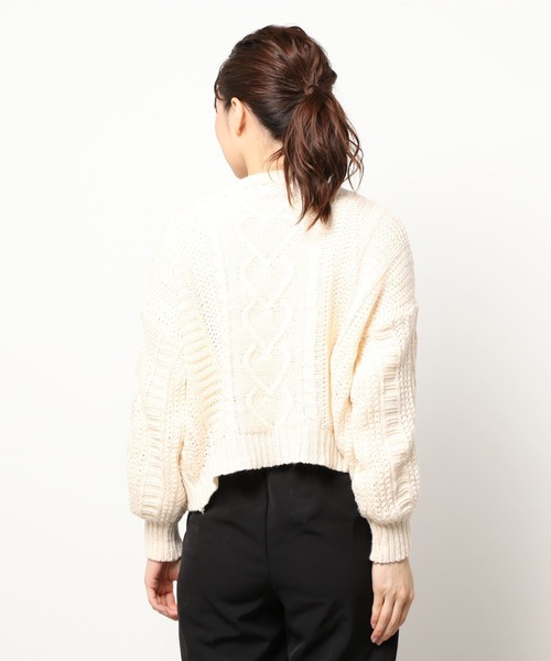Primazel（プリマゼル）の「ショート丈 ケーブル編み カーディガン（カーディガン/ボレロ・レディース・ブルー/アイボリー/モカ・M）」の19枚目の写真
