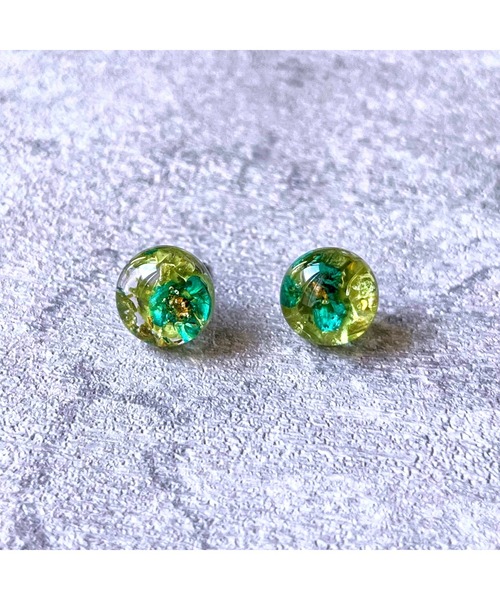 tone(トーン)の「【Willija】金属アレルギー対応《花景》フラワーピアス小(MA)(ピアス(両耳用)・レディース・パープル/ブルー/ホワイト/その他/パープル系その他2/グリーン系その他/グリーン系その他2/レッド/ブラック/オレンジ/グリーン/ローズ/ロイヤルブルー/バイオレット/ライム/アクア/ゴールド/シルバー/グリーン系2・FREE)」の3枚目の写真