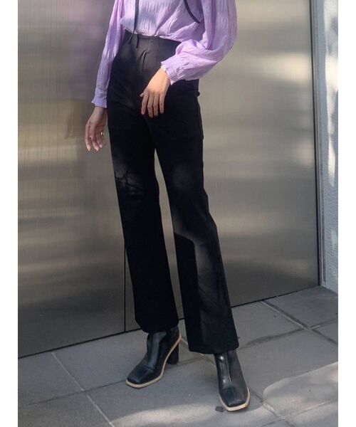 EMODA(エモダ)の「ウエストフィットフレアパンツ(その他パンツ・レディース・アイボリー/グレー/ブラック/ブルー・SMALL/MEDIUM)」の3枚目の写真