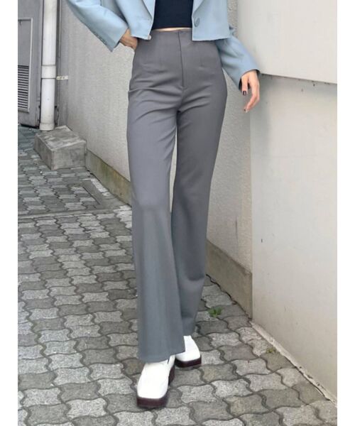 EMODA(エモダ)の「ウエストフィットフレアパンツ(その他パンツ・レディース・アイボリー/グレー/ブラック/ブルー・SMALL/MEDIUM)」の5枚目の写真