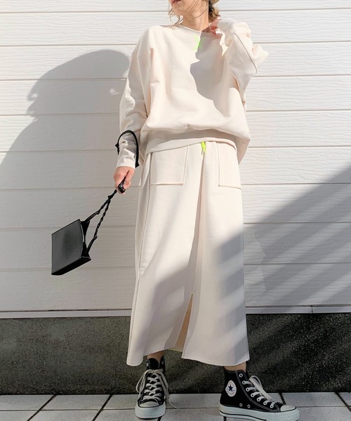 Q（キュー）の「リブ裏毛トレーナー（スウェット・レディース・オリーブ/アイボリー・MEDIUM）」の3枚目の写真