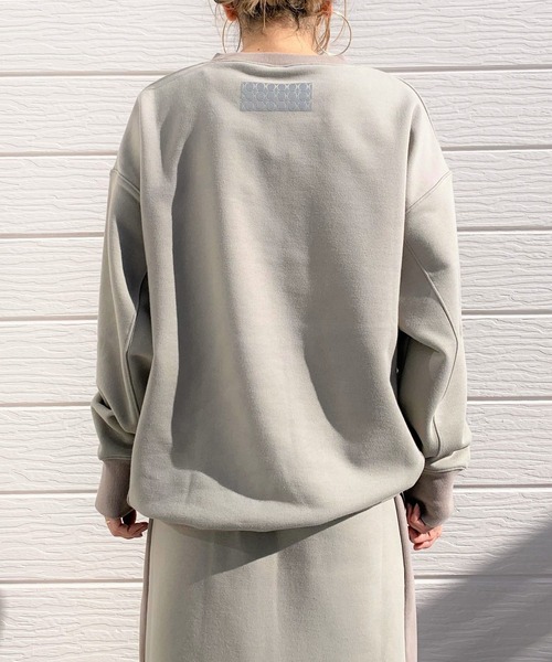 Q（キュー）の「リブ裏毛トレーナー（スウェット・レディース・オリーブ/アイボリー・MEDIUM）」の5枚目の写真