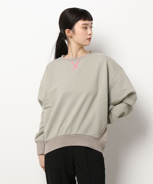 Q（キュー）の「リブ裏毛トレーナー（スウェット・レディース・オリーブ/アイボリー・MEDIUM）」の11枚目の写真