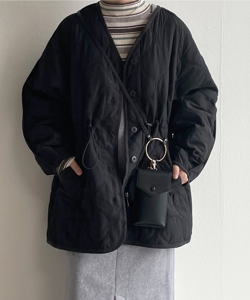 w closet（ダブルクローゼット）の「VネックWステッチひょうたんキルティングジャケット（ダウンジャケット/コート・レディース・カーキ/ブラック/ベージュ系その他/アイボリー・FREE）」の3枚目の写真