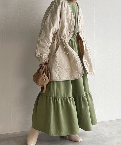 w closet（ダブルクローゼット）の「VネックWステッチひょうたんキルティングジャケット（ダウンジャケット/コート・レディース・カーキ/ブラック/ベージュ系その他/アイボリー・FREE）」の10枚目の写真