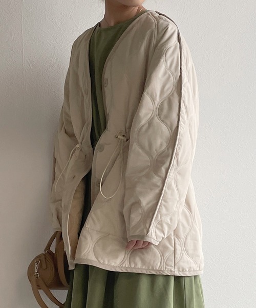 w closet（ダブルクローゼット）の「VネックWステッチひょうたんキルティングジャケット（ダウンジャケット/コート・レディース・カーキ/ブラック/ベージュ系その他/アイボリー・FREE）」の16枚目の写真