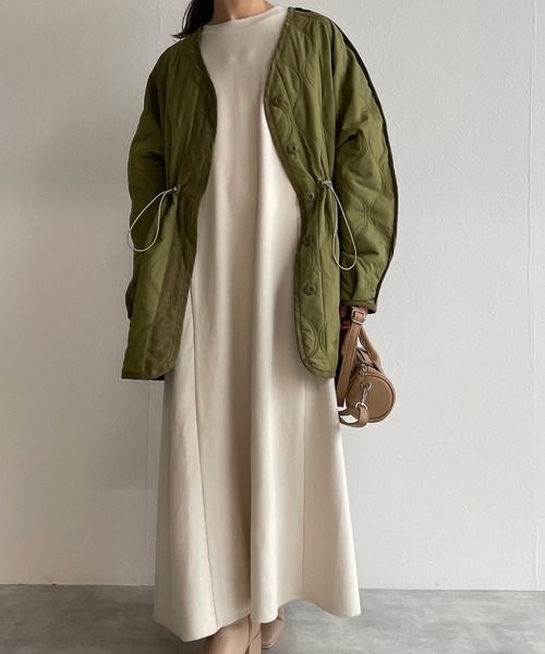 w closet（ダブルクローゼット）の「VネックWステッチひょうたんキルティングジャケット（ダウンジャケット/コート・レディース・カーキ/ブラック/ベージュ系その他/アイボリー・FREE）」の17枚目の写真