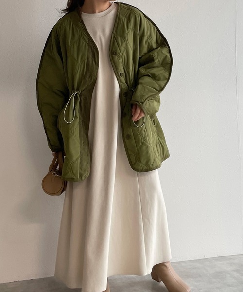 w closet（ダブルクローゼット）の「VネックWステッチひょうたんキルティングジャケット（ダウンジャケット/コート・レディース・カーキ/ブラック/ベージュ系その他/アイボリー・FREE）」の22枚目の写真