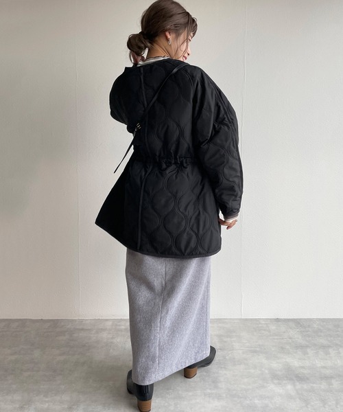 w closet（ダブルクローゼット）の「VネックWステッチひょうたんキルティングジャケット（ダウンジャケット/コート・レディース・カーキ/ブラック/ベージュ系その他/アイボリー・FREE）」の8枚目の写真