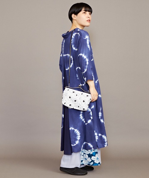 カヤ（カヤ）の「【カヤ】春乃野 がま口ショルダーバッグ（ショルダーバッグ・レディース・レッド/ブルー/キナリ/ホワイト系その他/グリーン系その他・FREE）」の7枚目の写真