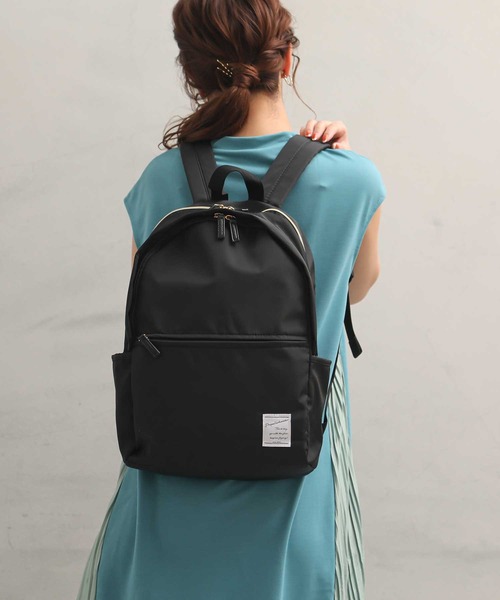 ALTROSE（アルトローズ）の「2層式　ポケットたくさん　撥水高密度ポリリュック（バックパック/リュック・レディース・ブラック/ベージュ/ネイビー/グレー・FREE）」の2枚目の写真