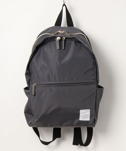 ALTROSE（アルトローズ）の「2層式　ポケットたくさん　撥水高密度ポリリュック（バックパック/リュック・レディース・ブラック/ベージュ/ネイビー/グレー・FREE）」の9枚目の写真