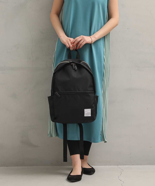 ALTROSE（アルトローズ）の「2層式　ポケットたくさん　撥水高密度ポリリュック（バックパック/リュック・レディース・ブラック/ベージュ/ネイビー/グレー・FREE）」の16枚目の写真