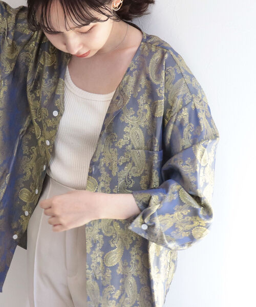 FREDY&GLOSTER（フレディアンドグロスター）の「【Hollingworth country outfitters】クルーネック Shirts Paisley Jacuard ペイズリージャガードシャツ（シャツ/ブラウス・レディース・ゴールド/ブラック系その他4・MEDIUM）」の2枚目の写真