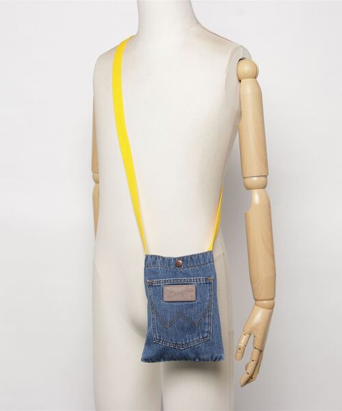 Wrangler(ラングラー)の「Wrangler/別注 MINI SHOULDER BAG(ショルダーバッグ・メンズ・その他1/その他2/その他3/その他4/その他5/その他6/その他7/その他8/その他9/その他10/その他11/その他12/その他13/その他14/その他15・FREE)」の16枚目の写真