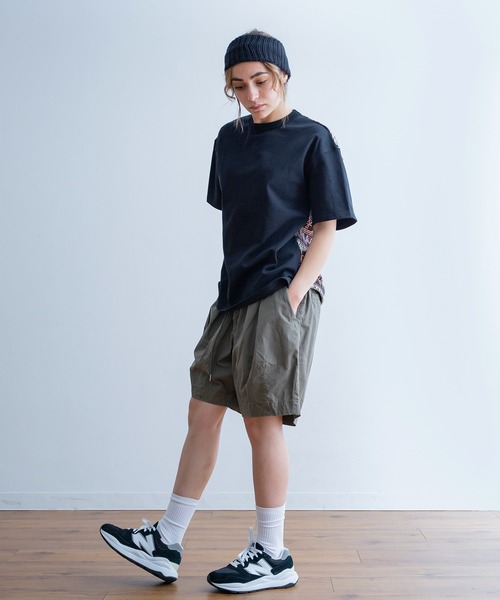 Universal Style Wear(ユニバーサルスタイルウェア)の「Universal Style Wear ナバホ Tシャツ(Tシャツ/カットソー・メンズ・ホワイト/ブラック/カーキ/グレイッシュブルー・MEDIUM/LARGE/X-LARGE)」の5枚目の写真