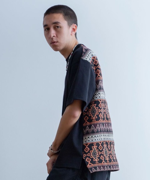 Universal Style Wear(ユニバーサルスタイルウェア)の「Universal Style Wear ナバホ Tシャツ(Tシャツ/カットソー・メンズ・ホワイト/ブラック/カーキ/グレイッシュブルー・MEDIUM/LARGE/X-LARGE)」の6枚目の写真