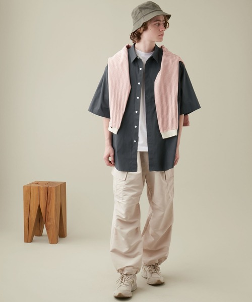 EMMA CLOTHES（エマクローズ）の「リラックスワイド レギュラーカラー ベーシックブロードS/Sシャツ（シャツ/ブラウス・メンズ・ホワイト/ブルー/チャコール/ホワイト系1/グレー系1/グレー系2/ライトベージュ/ブルー系1/ブラウン/ブルー系2/グリーン・M/L）」の12枚目の写真