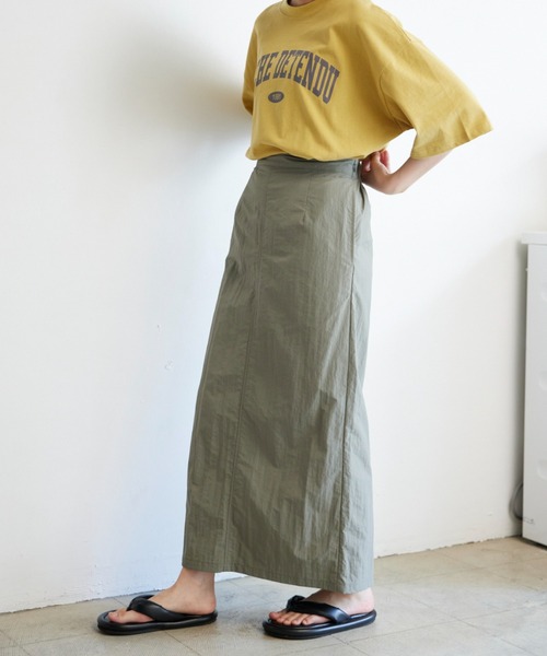 flaner（フラネ）の「Nylon long skirt/ナイロンロングスカート（スカート・レディース・チャコールグレー/カーキ・SMALL/MEDIUM）」の10枚目の写真