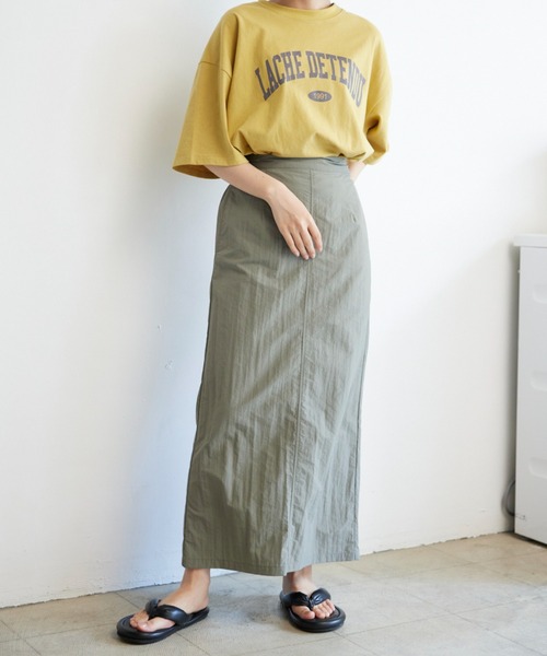 flaner（フラネ）の「Nylon long skirt/ナイロンロングスカート（スカート・レディース・チャコールグレー/カーキ・SMALL/MEDIUM）」の8枚目の写真
