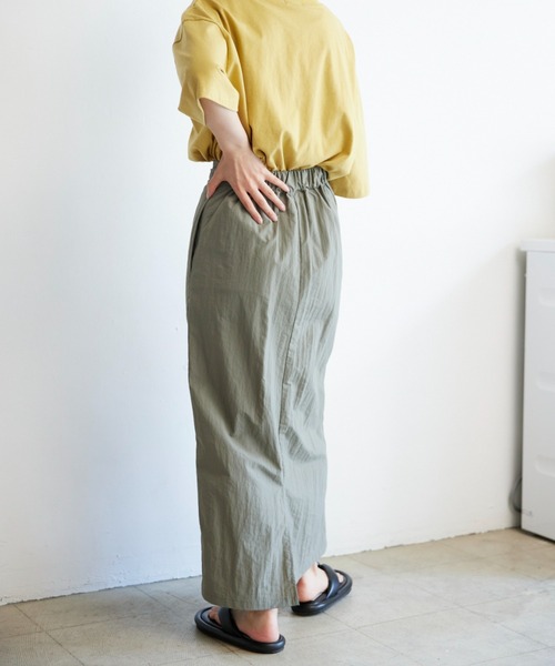 flaner（フラネ）の「Nylon long skirt/ナイロンロングスカート（スカート・レディース・チャコールグレー/カーキ・SMALL/MEDIUM）」の12枚目の写真