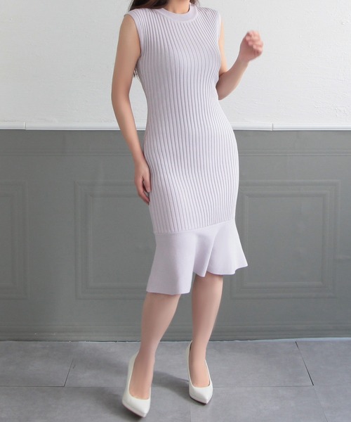 Julia Boutique（ジュリアブティック）の「ミディアム丈・スリーブレスマーメイドニットワンピース/22022（ワンピース・レディース・ブラック/ベージュ/ネイビー/ブラウン/ブルー/ラベンダー・MEDIUM）」の6枚目の写真