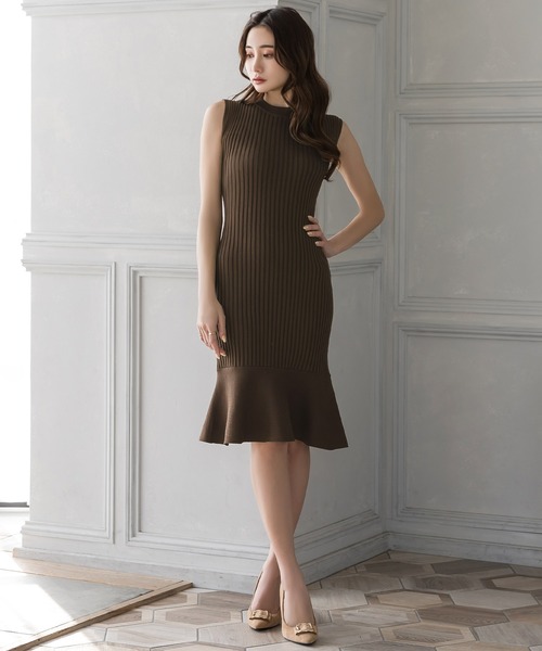 Julia Boutique（ジュリアブティック）の「ミディアム丈・スリーブレスマーメイドニットワンピース/22022（ワンピース・レディース・ブラック/ベージュ/ネイビー/ブラウン/ブルー/ラベンダー・MEDIUM）」の9枚目の写真