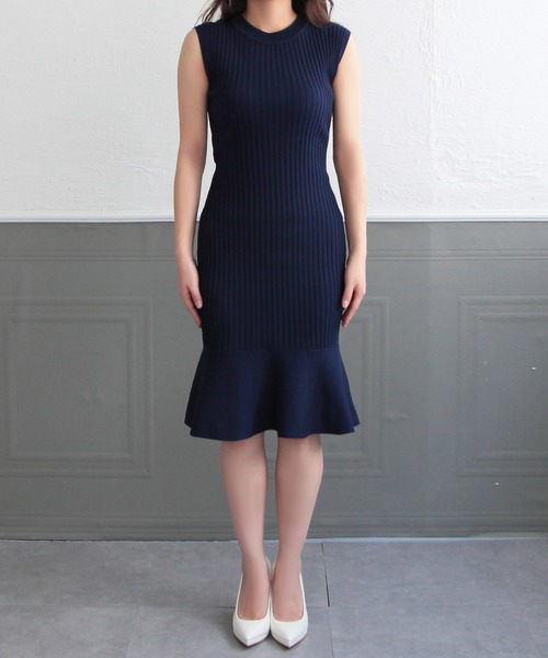 Julia Boutique（ジュリアブティック）の「ミディアム丈・スリーブレスマーメイドニットワンピース/22022（ワンピース・レディース・ブラック/ベージュ/ネイビー/ブラウン/ブルー/ラベンダー・MEDIUM）」の19枚目の写真