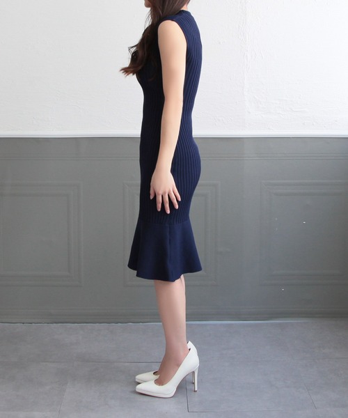 Julia Boutique（ジュリアブティック）の「ミディアム丈・スリーブレスマーメイドニットワンピース/22022（ワンピース・レディース・ブラック/ベージュ/ネイビー/ブラウン/ブルー/ラベンダー・MEDIUM）」の20枚目の写真