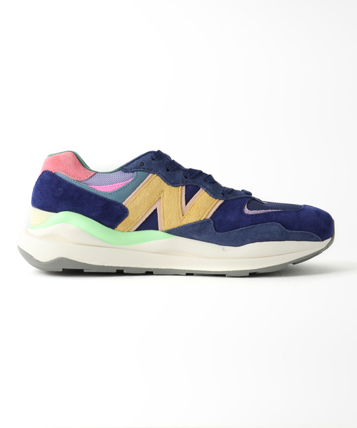 NEW BALANCE(ニューバランス)の「【New Balance / ニューバランス】M5740(スニーカー・メンズ・ベージュ/ネイビー・26cm/26.5cm/27cm/27.5cm/28cm)」の5枚目の写真