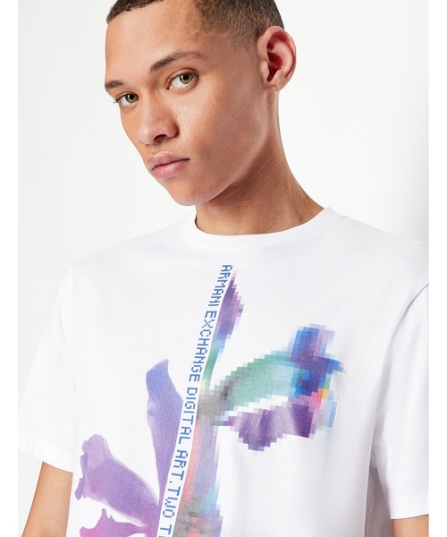 ARMANI EXCHANGE(アルマーニエクスチェンジ)の「【A|X アルマーニ エクスチェンジ】デジタルアート 半袖クルーネックTシャツ/REGULAR(Tシャツ/カットソー・メンズ・ホワイト/ネイビー・SMALL/MEDIUM/LARGE/X-LARGE/X-SMALL)」の2枚目の写真