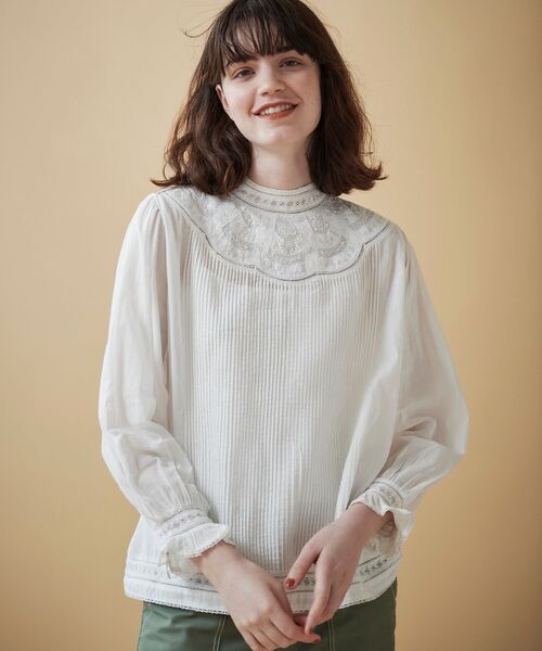 le.coeur blanc(ルクールブラン)の「リバーレーススタンドネックブラウス(シャツ/ブラウス・レディース・オフホワイト・38)」の5枚目の写真