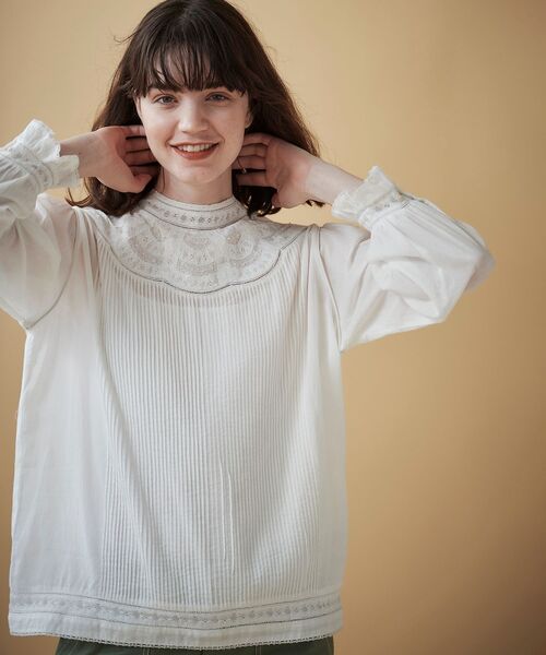 le.coeur blanc(ルクールブラン)の「リバーレーススタンドネックブラウス(シャツ/ブラウス・レディース・オフホワイト・38)」の6枚目の写真