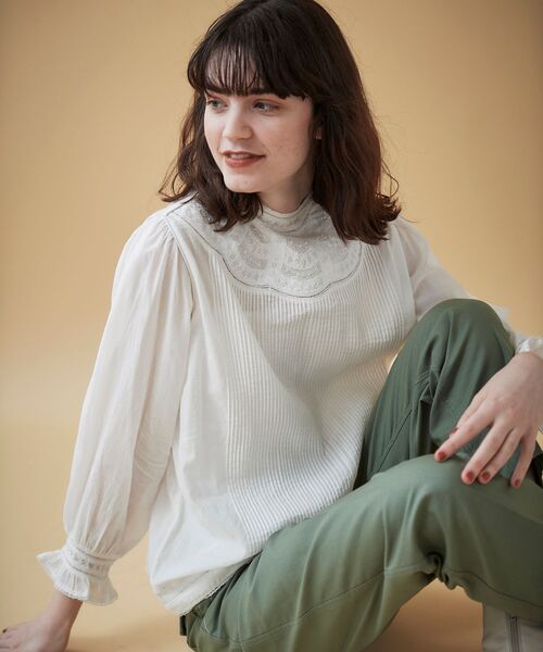 le.coeur blanc(ルクールブラン)の「リバーレーススタンドネックブラウス(シャツ/ブラウス・レディース・オフホワイト・38)」の7枚目の写真