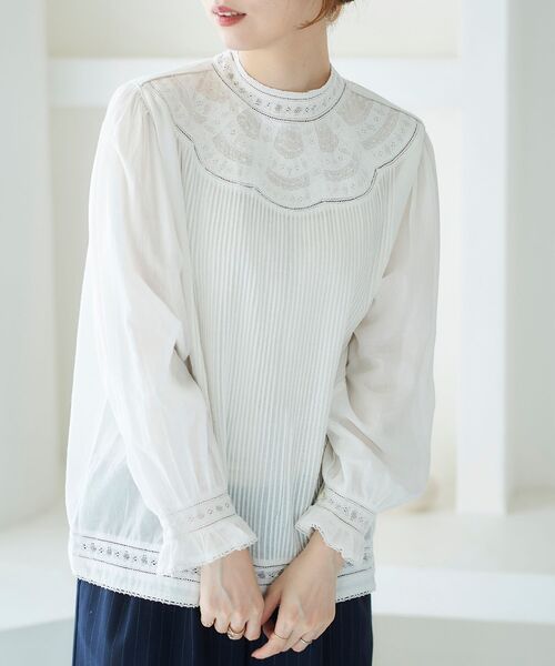le.coeur blanc(ルクールブラン)の「リバーレーススタンドネックブラウス(シャツ/ブラウス・レディース・オフホワイト・38)」の10枚目の写真