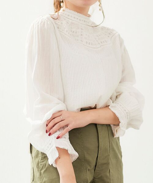 le.coeur blanc(ルクールブラン)の「リバーレーススタンドネックブラウス(シャツ/ブラウス・レディース・オフホワイト・38)」の15枚目の写真