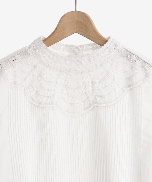 le.coeur blanc(ルクールブラン)の「リバーレーススタンドネックブラウス(シャツ/ブラウス・レディース・オフホワイト・38)」の18枚目の写真