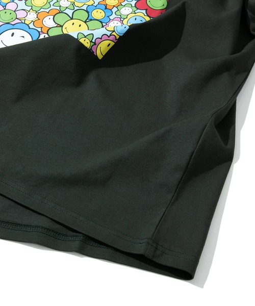 SMILEY FACE(スマイリーフェイス)の「SMILEY FACE/スマイリーフェイス BOXフラワースマイルTEE【GSC別注】(Tシャツ/カットソー・メンズ・ナチュラル/ブルー/チャコールグレー・LARGE/MEDIUM)」の4枚目の写真