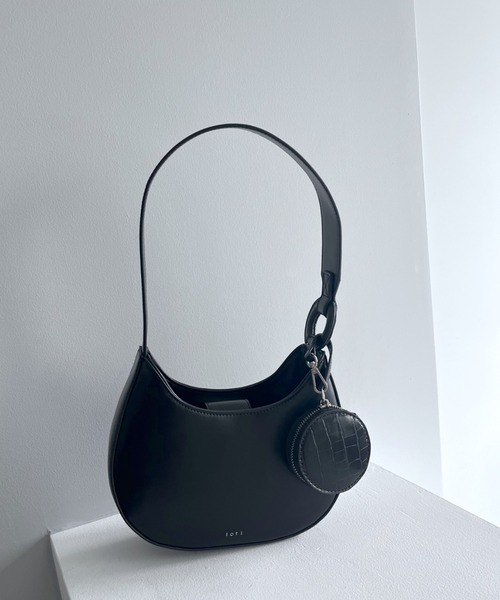 loti（ロティ）の「WEB限定　loti ポーチ付ラウンドBAG（ショルダーバッグ・レディース・オフホワイト/ブラック・FREE）」の7枚目の写真